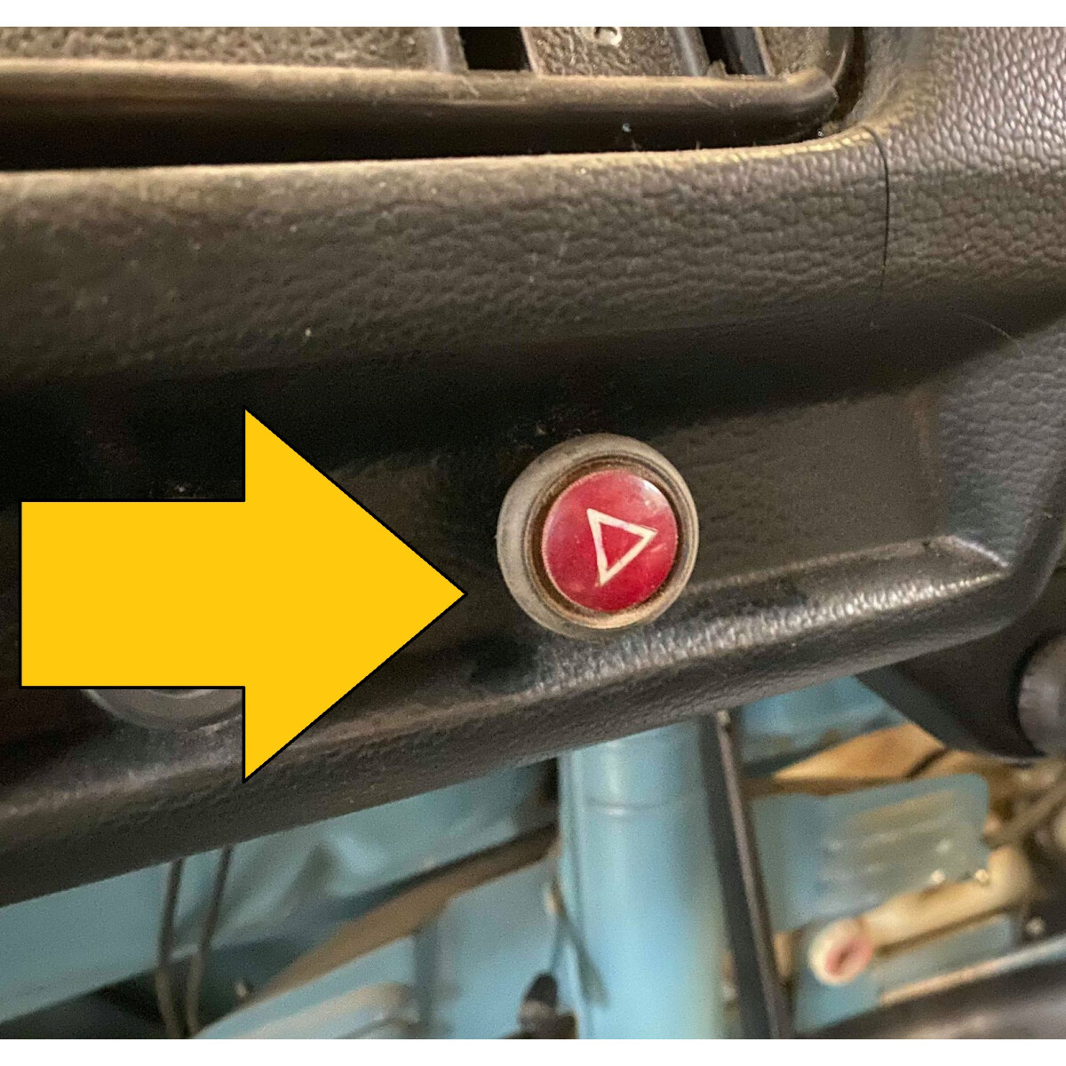 T2 dash knob, hazard lights USED 211953255D, 13,00