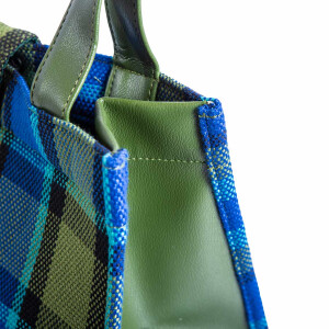 Westfalia Handbag in blue plaid. 