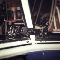 T1 55-67 SPLITSCREEN LEATHER WINDOW LATCH LOCKS black 2