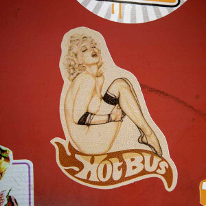Sticker Hot Bus mit Pin Up Girl