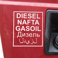 Sticker DIESEL NAFTA GASOIL Russisch en Arabisch wit 1